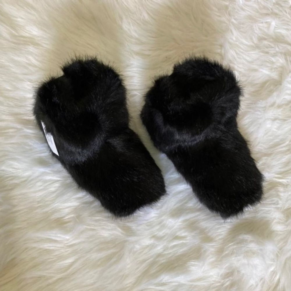 UGG BOOTIES